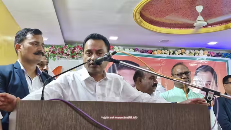 गोवर्धन पूजा पर सीएम मोहन यादव का आदेश, दिग्गज नेताओं के बीच छिड़ी जुबानी बहस
