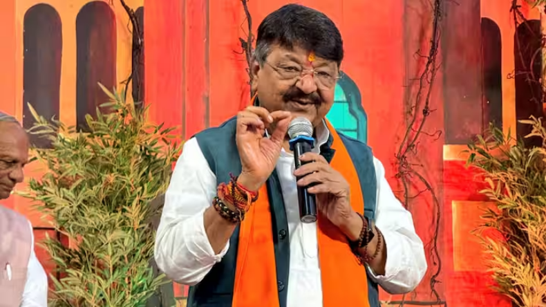 कैबिनेट मंत्री कैलाश विजयवर्गीय की फिसली जुबान, सीएम को प्रधानमंत्री कहकर कसा तंज