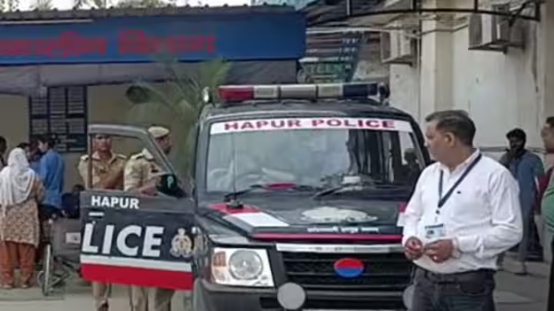 शादी में दूल्हे की गर्लफ्रेंड ने मचाया बवाल, लड़के की लग गई वाट
