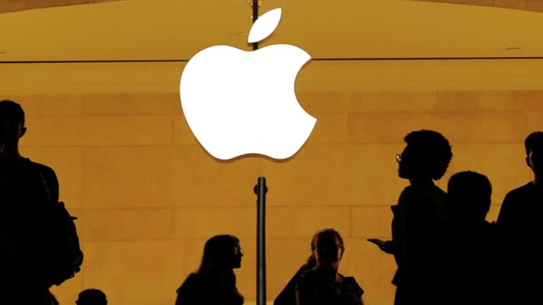 सिर्फ हीरो-हीरोइन के हाथों में ही क्यों दिखता है Apple, विलेन क्यों नहीं चलाते iPhone?