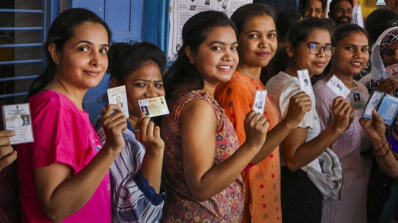 Lok Sabha Election Voting: अक्षय कुमार ने डाला वोट और लोगों से मतदान करने की अपील की