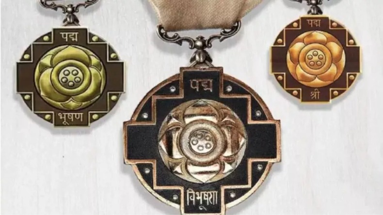 Padma Awards 2024: राष्ट्रपति मुर्मू ने पूर्व उपराष्ट्रपति को पद्म विभूषण से किया सम्मानित, जानिए किसे-किसे पद्म पुरस्कार से किया गया सम्मानित