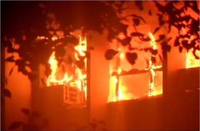 Delhi Fire: मोती नगर के एक बैंक्वेट हॉल में लगी भीषण आग, मौके पर पहुंची दमकल की 18 गाड़ियां, मची अफरातफरी