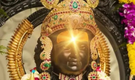 अयोध्या: राम दरबार की हुई प्राण प्रतिष्ठा, 101 पंडितों के साथ सीएम योगी भी रहे मौजूद