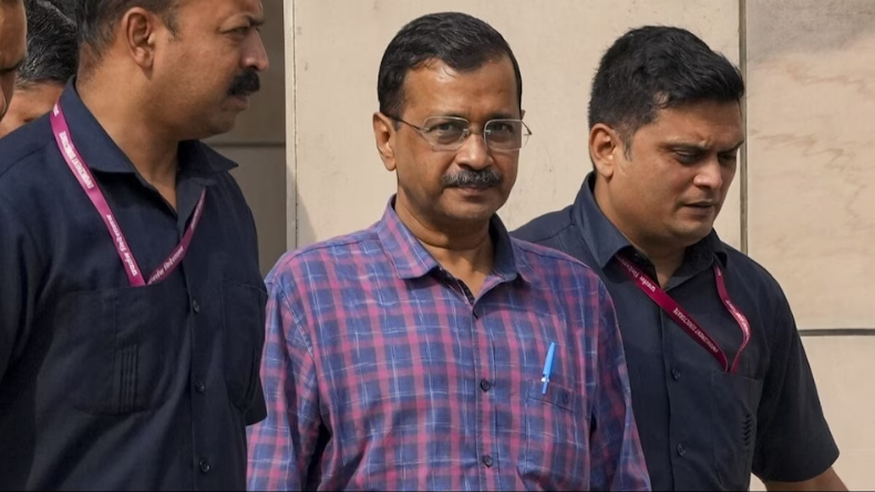 Arvind Kejriwal: जेल में ऐसे गुजरी सीएम केजरीवाल की पहली रात, बिस्तर पर सोए… सुबह नाश्ता किया