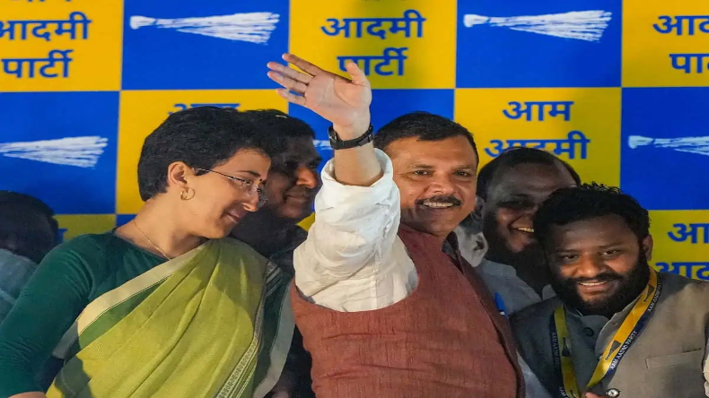 Loksabha Election: लोकसभा चुनाव से पहले आप का नया दांव, लॉन्च किया रामराज्य वेबसाइट
