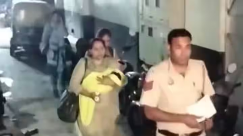 प्रेमिका को OYO होटल में बुलाया, साथ में  किया डिनर, फिर प्रेमी ने किया कुछ ऐसा, पढ़कर खड़े हो जाएंगे रौंगटे….