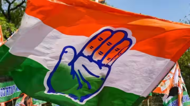 राजस्थान: भीषण गर्मी में बिजली और पानी की संकट! डूंगरपुर में कांग्रेस का मटका फोड़ प्रदर्शन