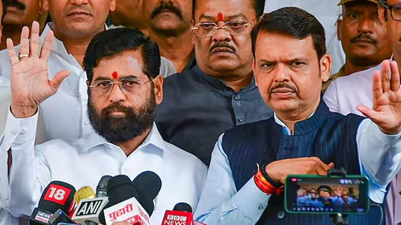 या तो फडणवीस रहेंगे या मैं… शरद पवार के करीबी नेता ने बीजेपी को दी धमकी, बवाल!