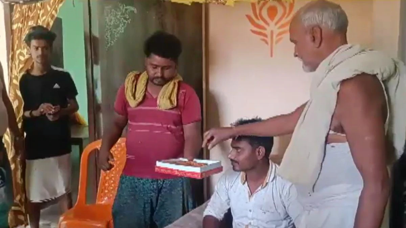 आरा में रेलवे ट्रैक पर प्रदर्शनकारियों का कब्ज़ा, झारखंड-राजस्थान में भी दिख रहा भारत बंद का असर