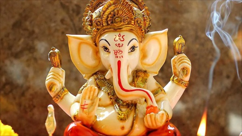 Lord Ganesh: पाना चाहते हैं जीवन में सुख और शांति, तो इस तरह करें भगवन गणेश जी की पूजा