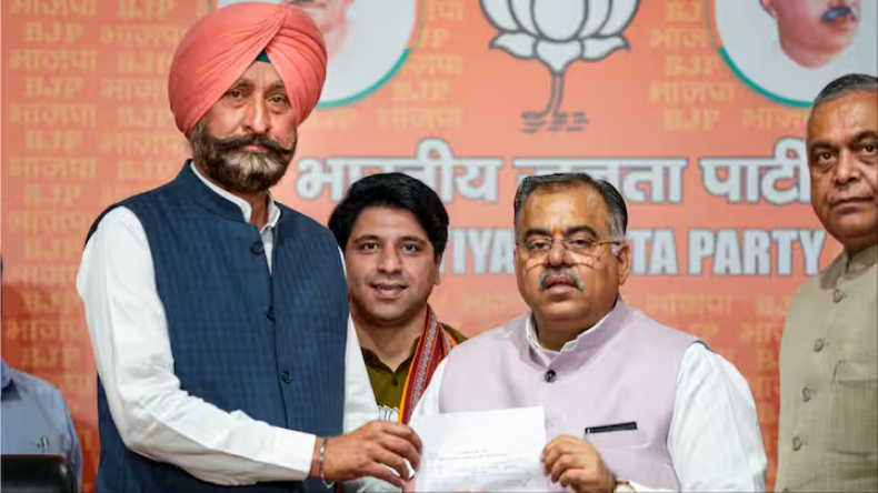 अमित शाह के बयान पर गुस्साए अरविंद केजरीवाल, कहा – क्या दिल्ली के लोग पाकिस्तानी हैं