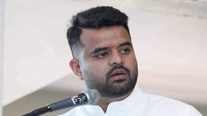 400 महिलाओं से रेप के आरोपी प्रज्वल रेवन्ना को लगा बड़ा झटका, SC से नहीं मिली जमानत
