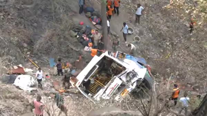 जम्मू: बस हादसे में अब तक 22 लोगों की मौत, अभी और बढ़ सकता है मृतकों की संख्या