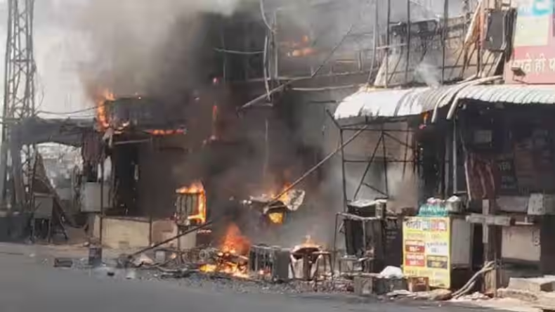 Video: पहले थप्पड़ मारो- फिर खाना खाओ, इस रेस्तरां की परंपरा को देख कर चौंक जाएंगे