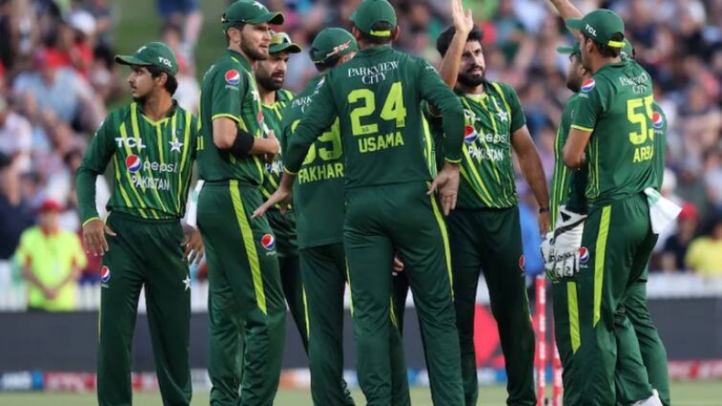 PAK vs WI: पाकिस्तान में पिच तैयार करने के लिए अपनाए गए अजीब तरीके, किया हीटर का उपयोग