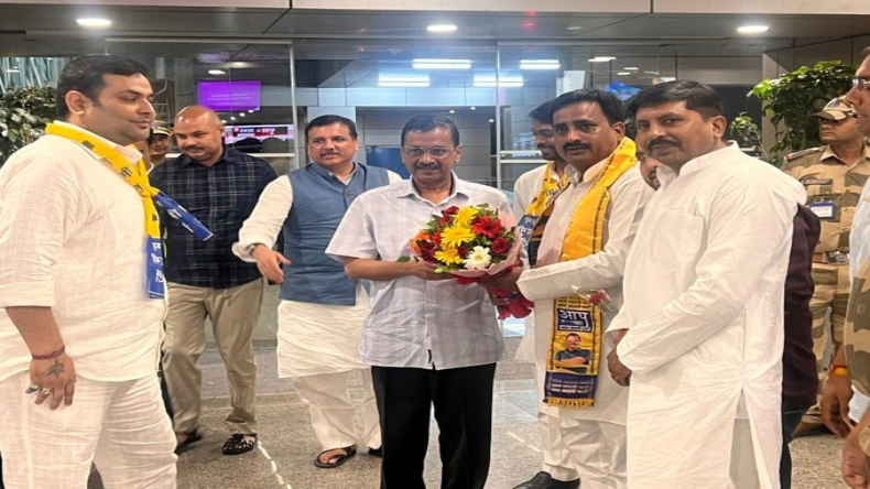स्वाति मालीवाल को लेकर CM आवास पहुंचीं दिल्ली पुलिस, 13 मई वाली घटना करेगी रिक्रिएट