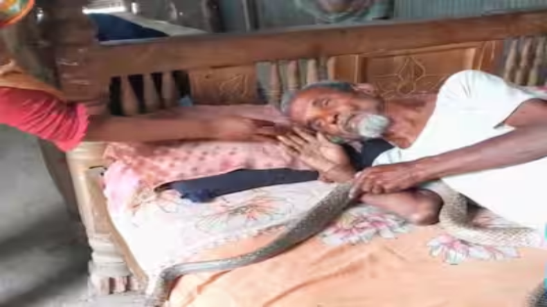 मेट्रो में डांस करती लड़की का वीडियो देख भड़के लोग, कहा कि कहां है दिल्ली पुलिस?