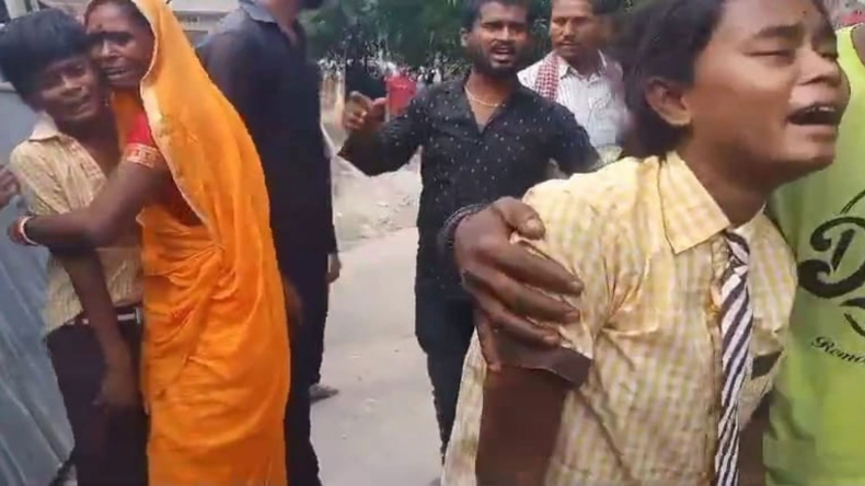 महिला टीचर ने अपने ही छात्र के साथ बनाया संबंध, फिजिक्स पढ़ाते-पढ़ाते बायोलॉजी पर आ गई मैडम, स्टूडेंट को सिखाया ‘I Love You’ का फॉर्मूला