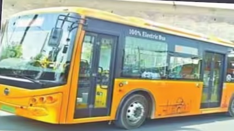 Agra: भाभी के सिर पर चढ़ा ननद का खुमार, रात में कर जाती थी हद पार, मचा बवाल