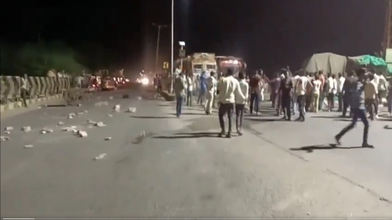 संभल हिंसा में दो लोगों की मौत, पथराव और आगजनी के बाद हंगामा, अखिलेश ने योगी सरकार को घेरा