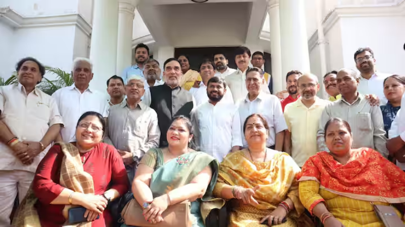दिल्ली में बढ़ते प्रदूषण के चलते लागू हो सकता है वर्क-फ्रॉम-होम, ऑफिस जाने से मिलेगी छुट्टी