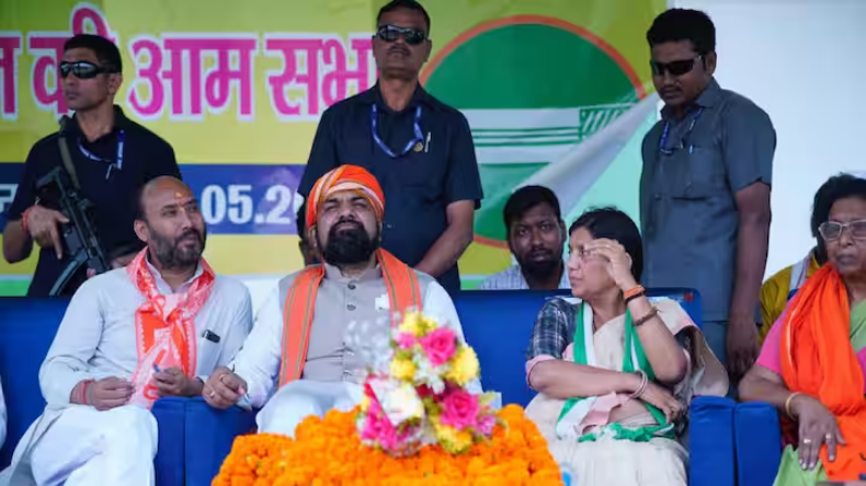 बिहार में होगा खेला! अचानक राज्यपाल से मिलने पहुंचे CM नीतीश, सियासी हलचल तेज