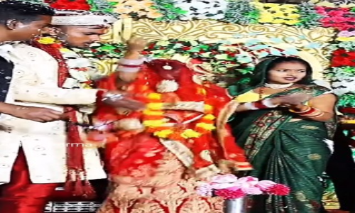 Bride: जब दूल्हे ने दुल्हन को डाला जयमाला, ताली बजाकर नाचने लगी दुल्हन, लोग देख हुए हैरान