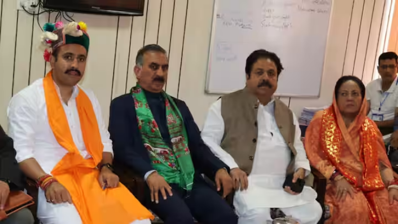 योगी की राह पर चले इस कांग्रेस नेता को जानबूझकर परेशान कर रहे राहुल-खड़गे! झल्लाई बीजेपी