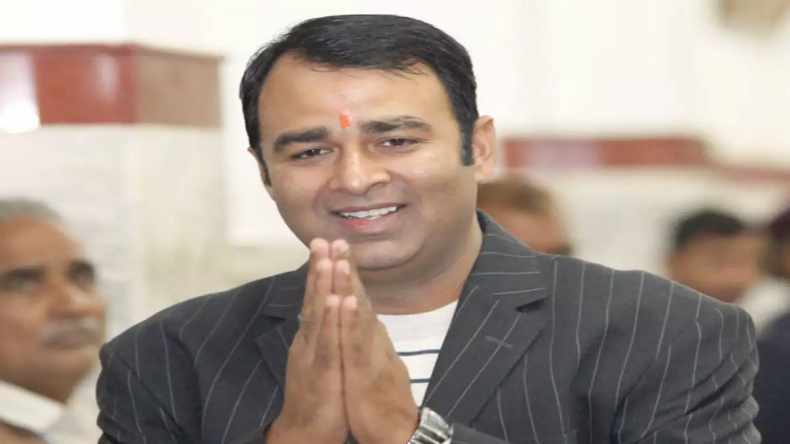 Lok Sabha Election: आजमगढ़ में प्रधानमंत्री ने विपक्ष पर साधा निशाना, कहा- सपा के गढ़ में कमल के फूल को…
