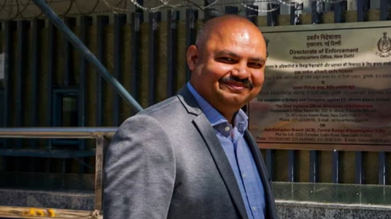 रेखा गुप्ता से मिलने रामलीला मैदान पहुंचीं AAP की ये दिग्गज नेता! केजरीवाल हुए हक्का-बक्का