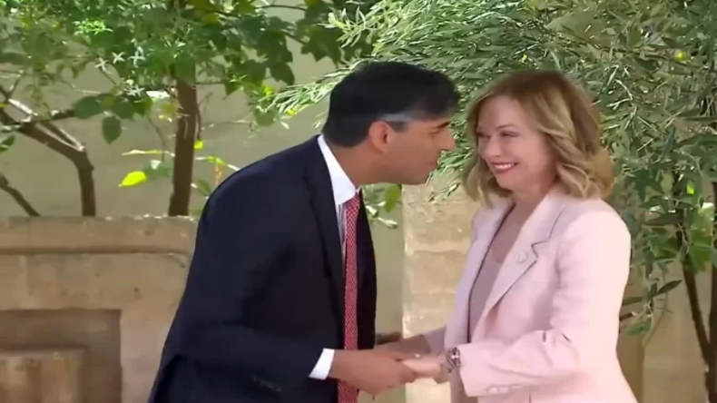 ‘मैं आपके जैसा…’, PM Modi से मिलते ही जॉर्जिया मेलोनी ने कह दी ये बड़ी बात, मुलाकात का Video हो रहा वायरल