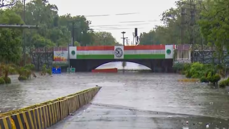 Delhi Weather Today: हाय गर्मी! दिल्ली-NCR में गर्म हवाएं करेंगी हाल बेहाल, IMD ने दे दी चेतावनी, जानिए कैसा रहेगा राजधानी का मौसम