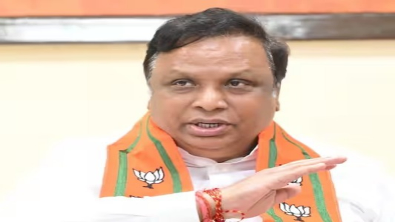 सारे शिकवे भुलाकर चाचा पशुपति ने भतीजे चिराग को दी बधाई, जताई बड़ी उम्मीद