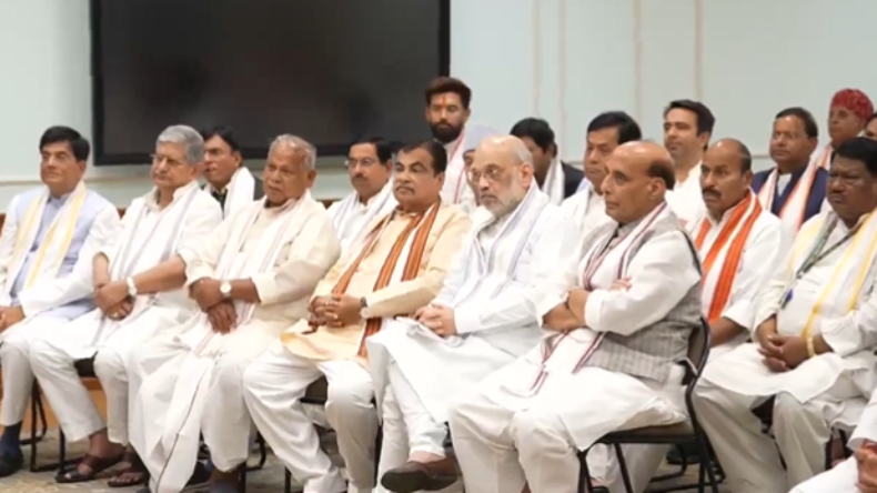 अब और नहीं! बांग्लादेशी हिंदुओं का हाल देख भड़का RSS, रक्षा मंत्री-गृह मंत्री को दो टूक समझाया