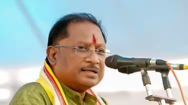 Panchayat 3 के विधायक बने छत्तीसगढ के SP, ‘गो कबूतर गो’ बोलने पर नहीं उड़ा पंछी तो लोगों ने लिए मजे