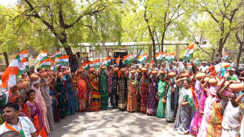राहुल को आतंकी कहने पर कांग्रेस ने खोला मोर्चा, रवनीत सिंह बिट्टू के खिलाफ दिल्ली में प्रदर्शन