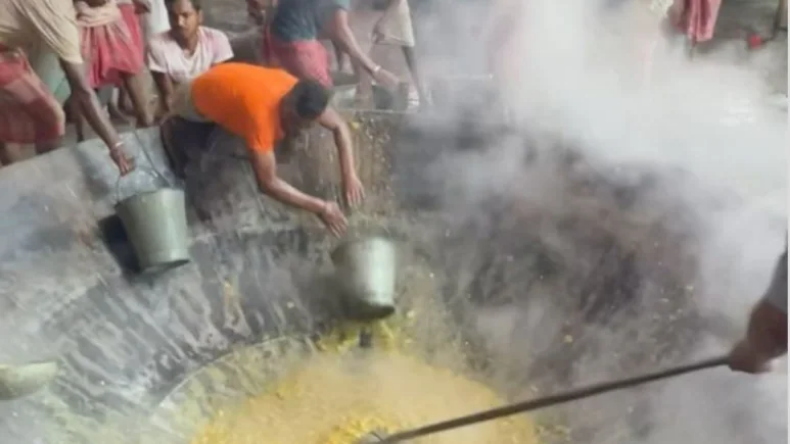 मैच के दौरान लड़के ने की अपने रिश्ते की बात, मिला मजेदार जवाब, फोटो हुई वायरल