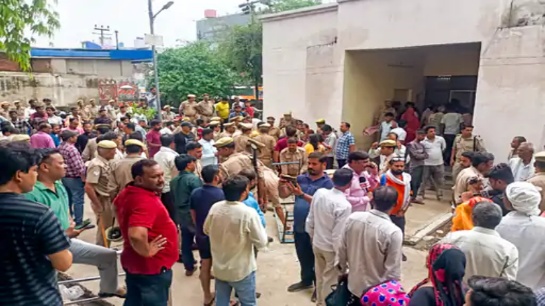 रक्षक या भक्षक…हाथरस में 121 लोगों की मौत का जिम्मेदार बाबा कब होगा गिरफ्तार?