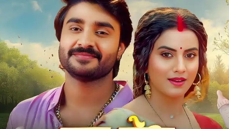 सोफे पर लेटकर शर्ट के बटन खोल अक्षरा सिंह ने दिए पोज, तस्वीरों ने इंटरनेट पर मचाया बवाल