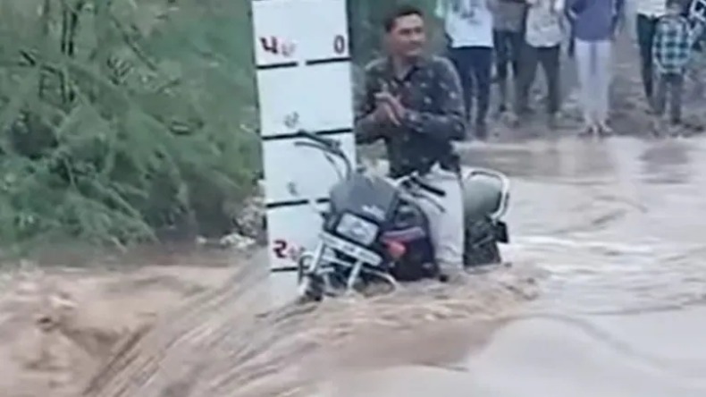 जंगल में आधी रात में, नाचती दिखी इच्छाधारी नागिन! देखकर कांप जाएगी रुह…