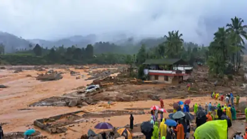 Wayanad Landslides: अब तक 93 की मौत, राहत और बचाव में जुटी सेना, राज्य में 2 दिन का राजकीय शोक