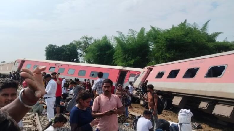Gonda Train Accident : पूर्वोत्तर रेल्वे विभाग ने जारी किया हेल्प लाइन नंबर