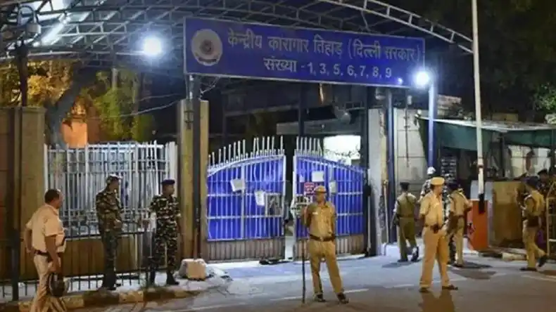 तिहाड़ जेल में बड़ा खुलासा: 125 कैदी HIV पॉजिटिव, 200 सिफलिस के शिकार!