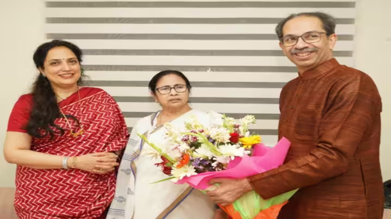 Maharashtra: मातोश्री के बाद शरद पवार से मिलने उनके घर पहुंचीं ममता बनर्जी