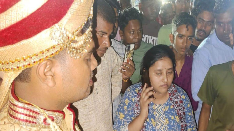 Video: ऐसी शादी पहले नहीं देखी, दूल्हा नहीं बल्कि झूम-झूमकर बारात लेकर निकली दुल्हन