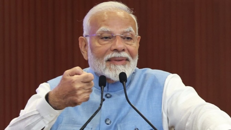 मानसून के समय कार चलाते वक्त इस बातों का रखें ध्यान, दुर्घटना से बचें