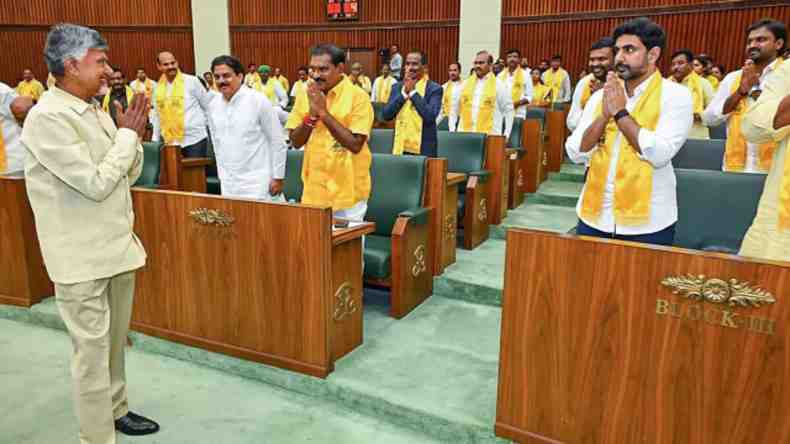 सीएम नायडू ने पूछा ऐसा सवाल, आंध्रप्रदेश के 80% विधायक हो गए खड़े