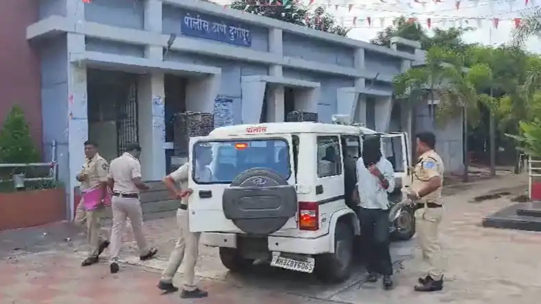 बेटी की उम्र की किशोरी के हाथ-पांव बांधकर मुस्लिम शख्स ने किया बलात्कार, दुकान पर लोगों ने किया घेराव