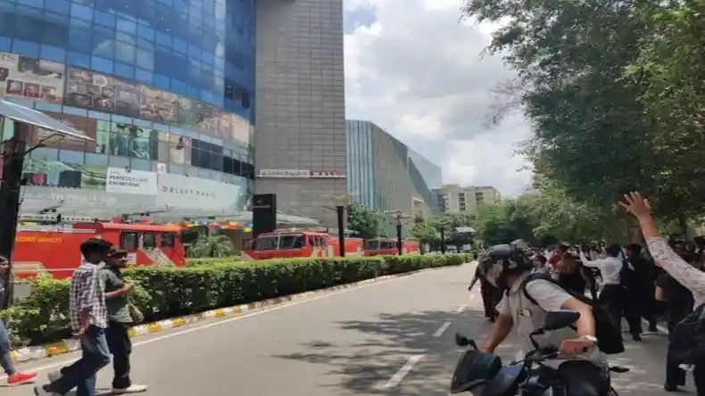 ये क्या! दिवाली के बंपर ऑफर में मिल रही Lamborghini वो भी फ्री